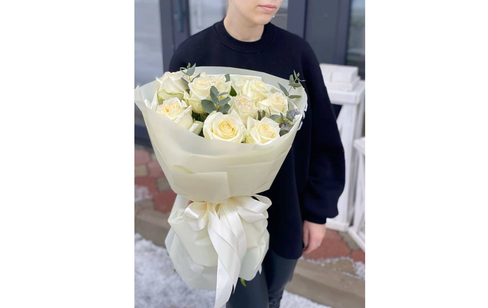 თეთრი ვარდების თაიგული